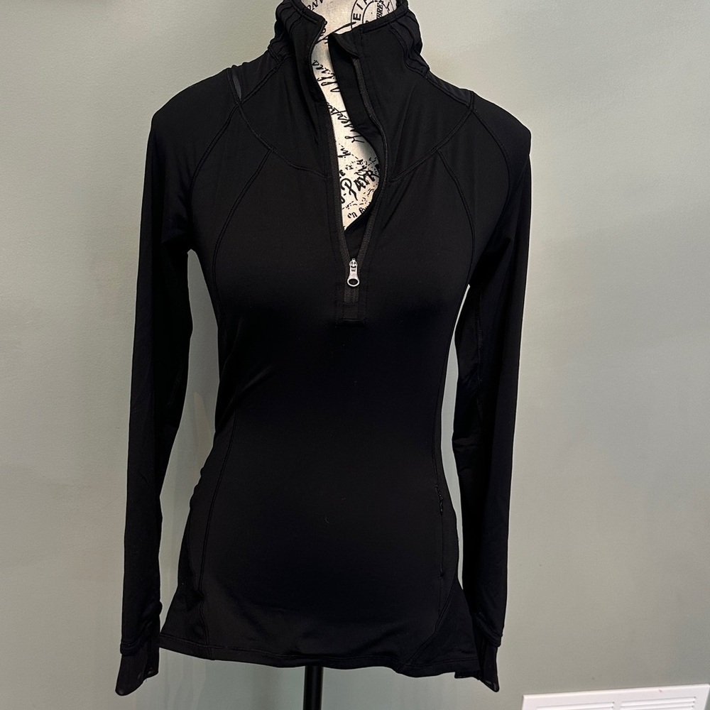 Lululemon size Long-sleeve black